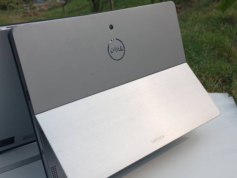 dell latitude 7200 2 in 1 Core i7 8th gen 16gb ram 256gb ssd 1