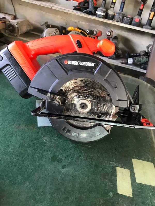 Black And Decker Circular saw 1