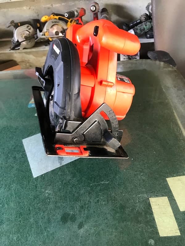 Black And Decker Circular saw 4