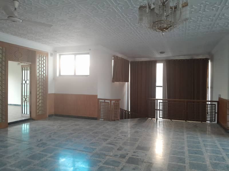 F-11/4 Beautiful House 2/Kanal Very Reasonable Rent Please Contact Us More Details: 9