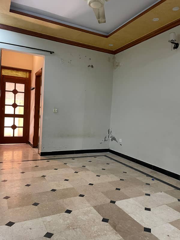 E-11/2 Ideal Location Basement 2/Bedroom Size 25/60 For Rent 3