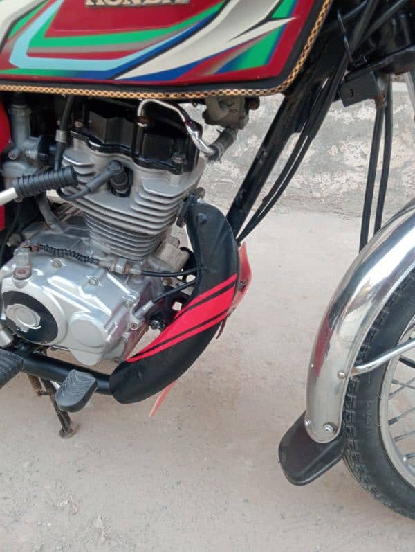 Honda 125 model 2023 new condition no work required urgent sale 5