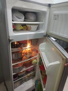 excellent condition medium size refrigerator