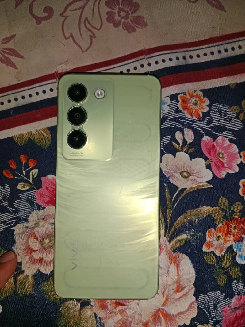 VIVO Y100 3