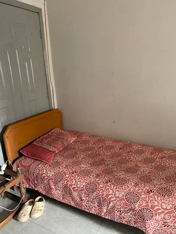 Bed in Good condition 1