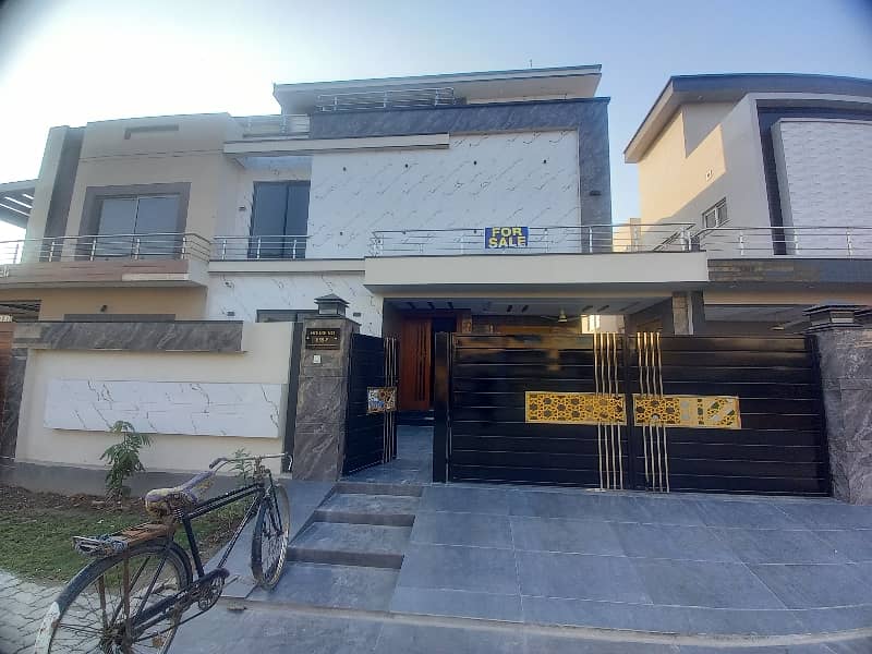 Grey Structure 5 Marla House Available In Central Park - Block BB For sale 0