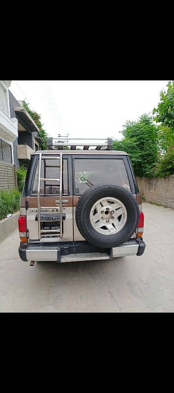 Toyota Land Cruiser 1991 13