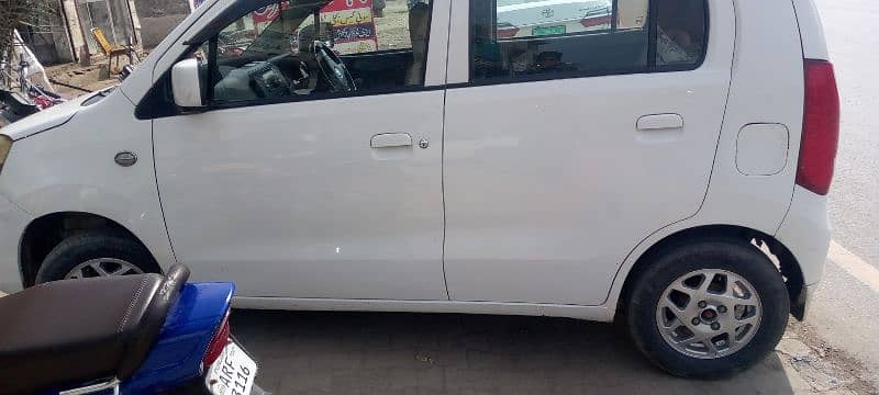 Suzuki Wagon R 2018 3