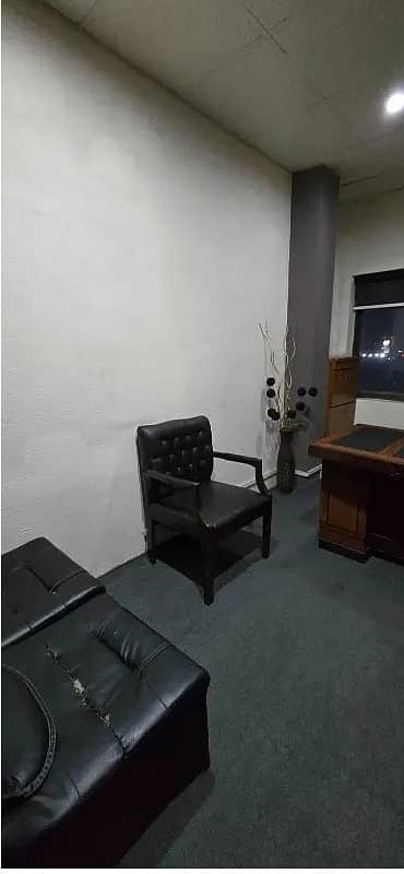 Area 425 Square Feet Office Available For Rent Real Pictures In Main Boulevard Road Gulberg 3 Lahore 4