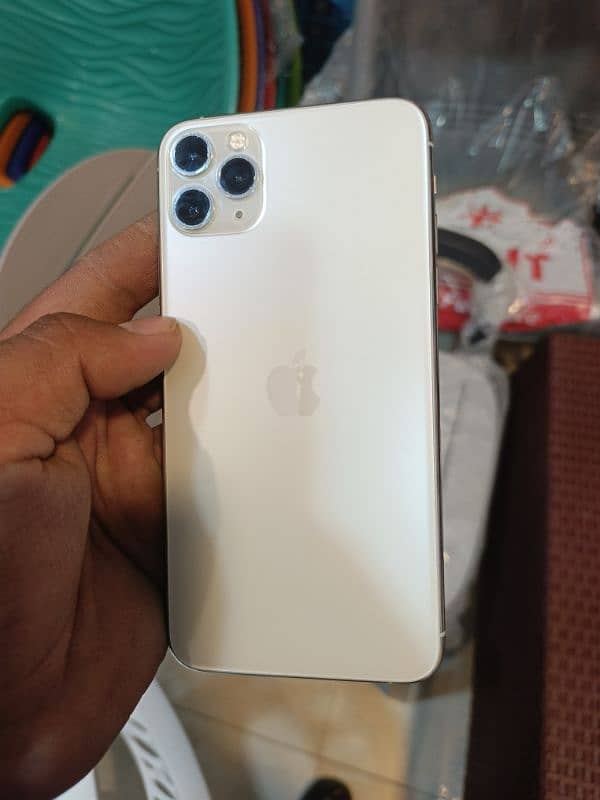 Iphone 11 pro max 256gb physically Dual sim (PTA approved) 14