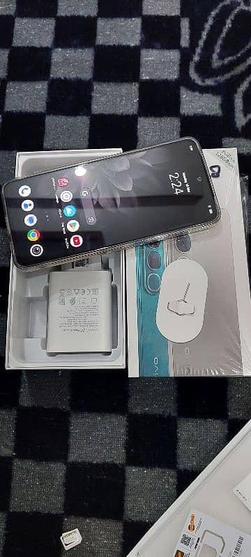 vivo Y200 silver 8/128 1