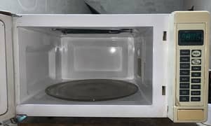 Microwave oven with grill 03216670321