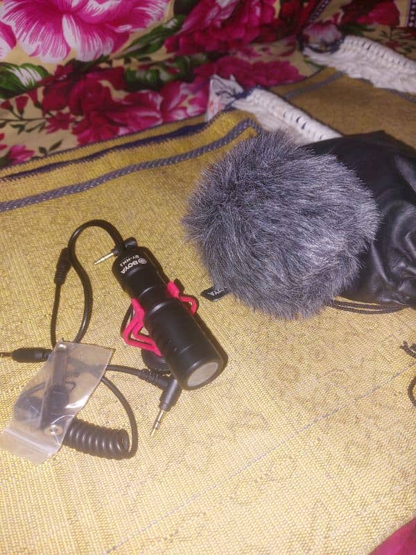 Boya  new mm1 microphone, for both mobile and camera 3