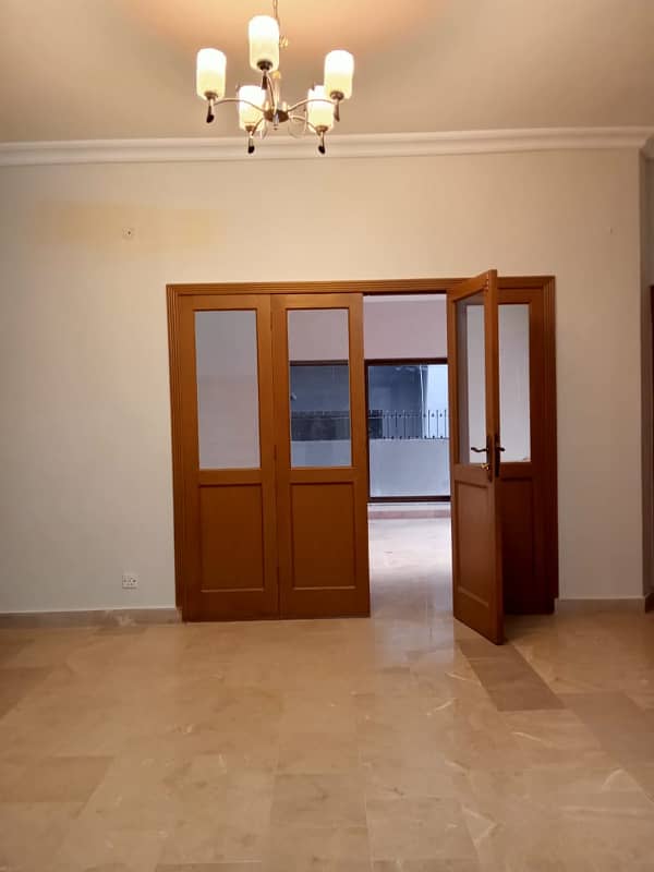 1 Kanal House For Sale Prime Location 4