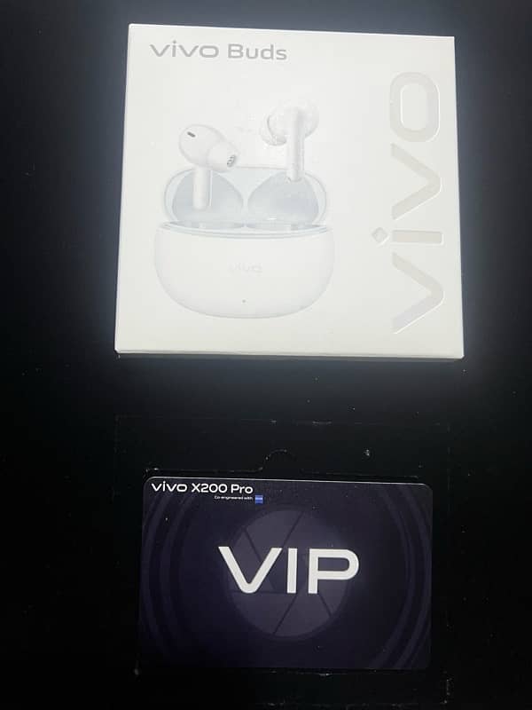 Vivo x200 pro, Box open, Not in use, Gift box and accessories packed 12