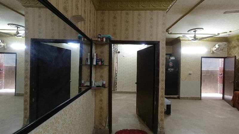 Gorgeous 120 Square Yards Lower Portion For sale Available In Gulshan-e-Iqbal Town 4