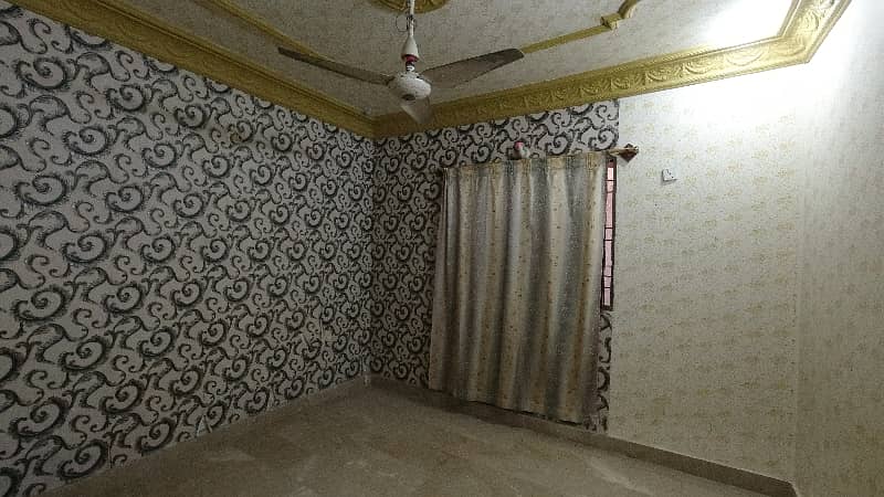 Gorgeous 120 Square Yards Lower Portion For sale Available In Gulshan-e-Iqbal Town 5