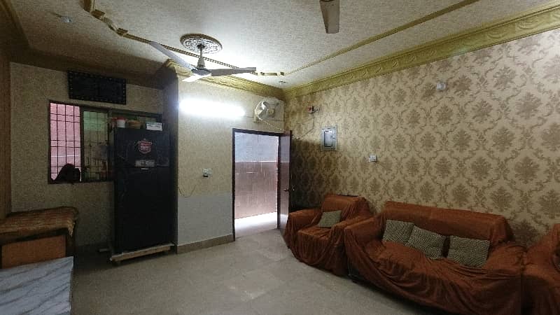 Gorgeous 120 Square Yards Lower Portion For sale Available In Gulshan-e-Iqbal Town 13