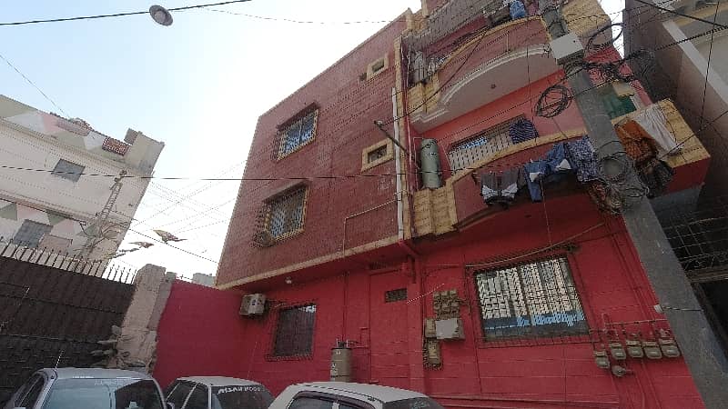 Gorgeous 120 Square Yards Lower Portion For sale Available In Gulshan-e-Iqbal Town 22