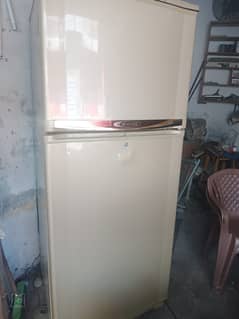 fridge/waves full size fridge/8/10 condition/ used fridge