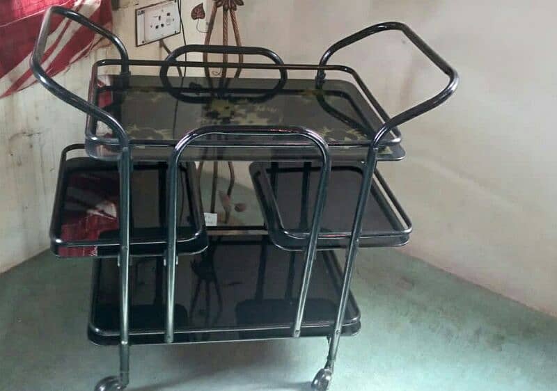 BEAUTIFUL BLACK TROLLY 0