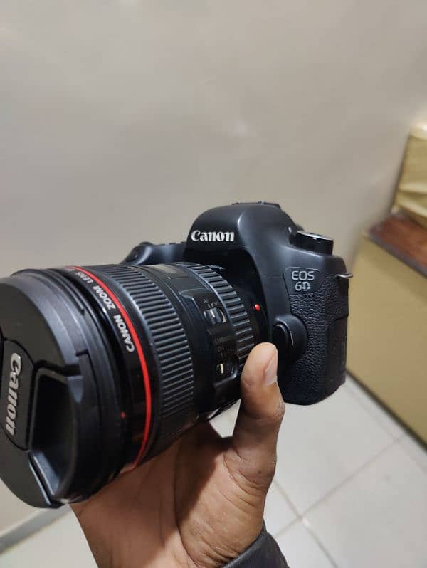 6D with 24-105 f4 L, battery and charger good condition 1