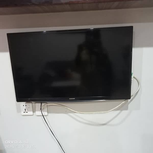 Samsung l. e. d tv for sale "32" inches 1