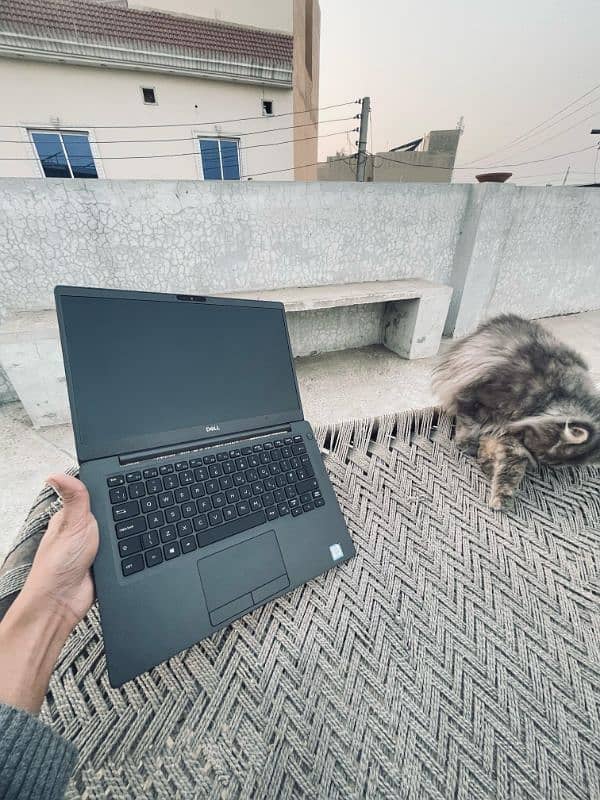 Dell Latitude 7300 i7 8th Gen - Touch Screen 8