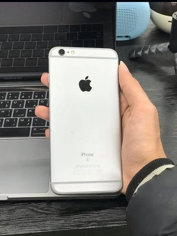 I phone 6S plus 4