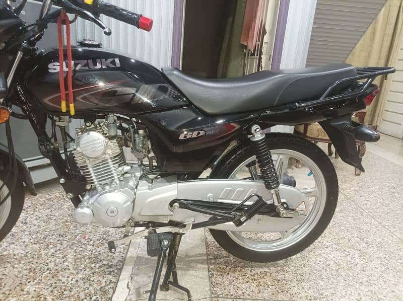 suzuki 110s totally in orignal condition and new 3