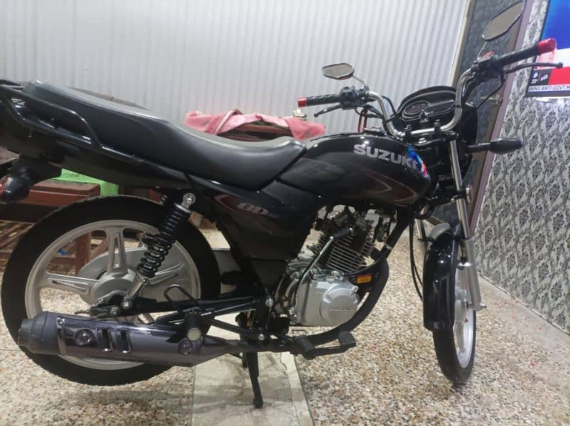 suzuki 110s totally in orignal condition and new 7