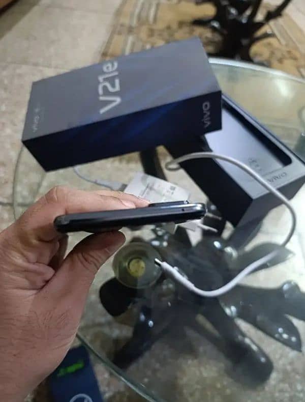 vivo v21e full box 2