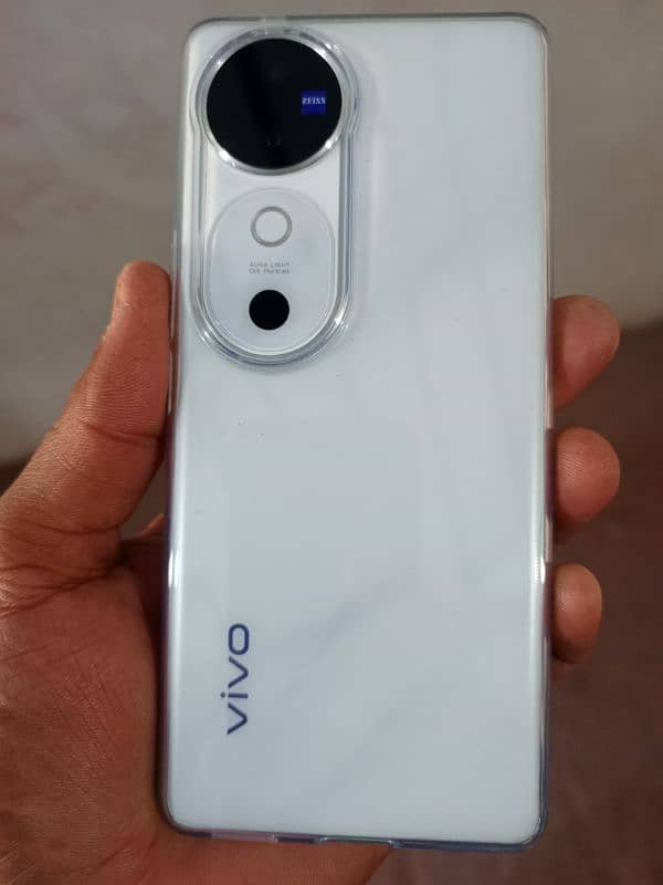 vivo v 40 5G 1