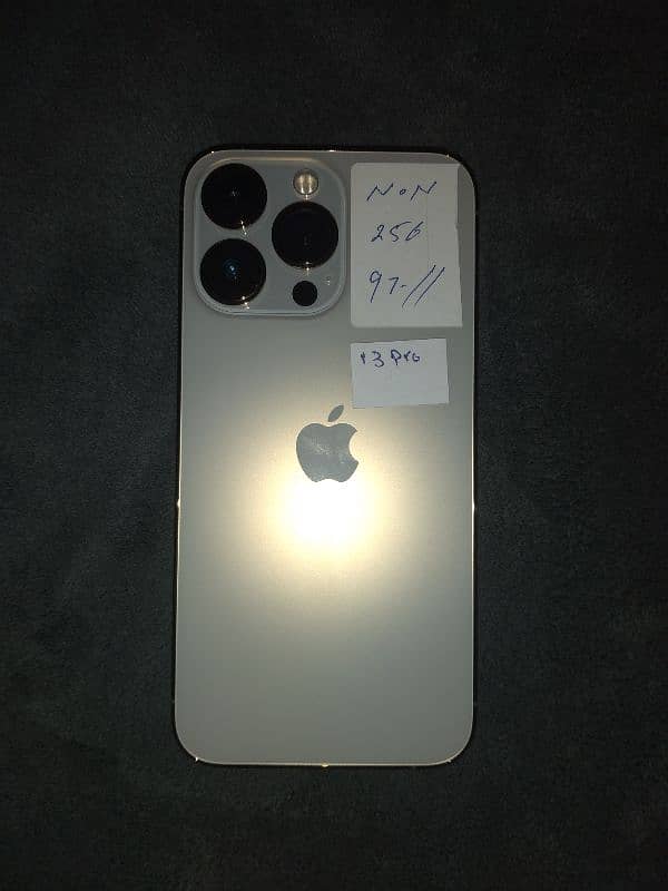 iphone 13pro 256gb 97b. health 10.10 waterpack 0