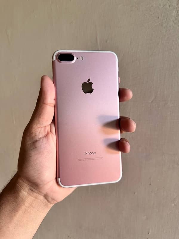 iPhone 7 Plus 128gb pta approved.                8,x,11 0