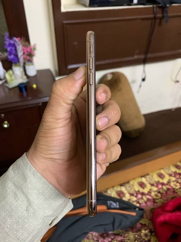 IpHone xs max 64 Gb pta watarpack  airtight 4