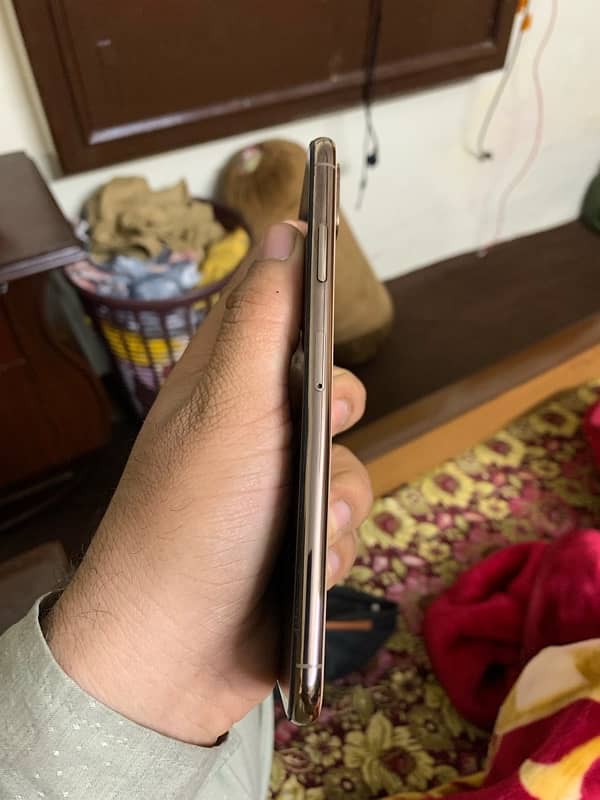 IpHone xs max 64 Gb pta watarpack  airtight 6