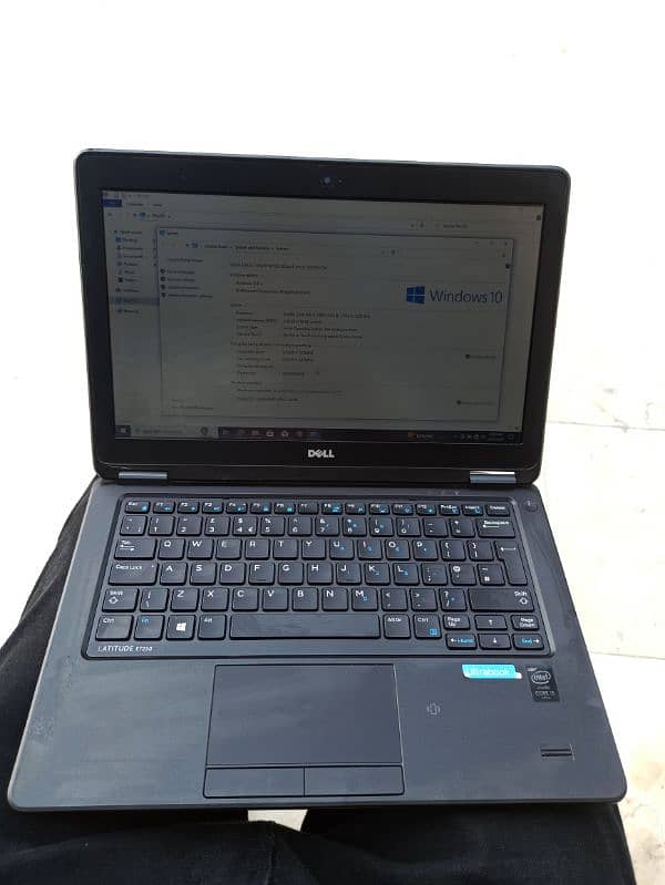 DELL laptop E7250 8