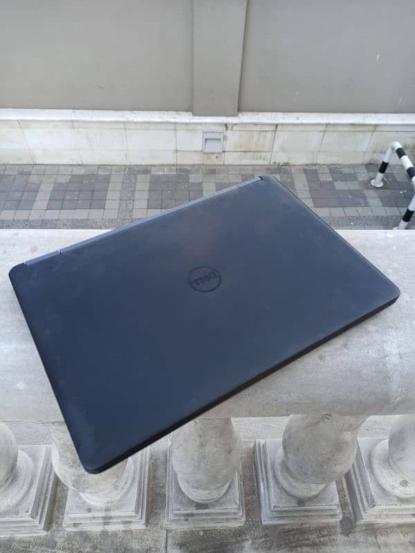 DELL laptop E7250 11