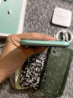 iPhone 11 mobile 64gb Contact on WhatsApp 0332/7451/174