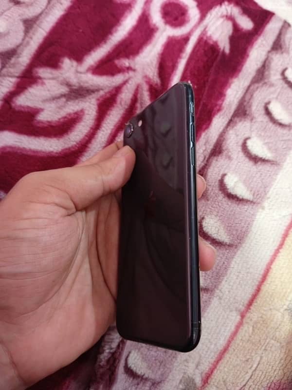 i phone SE 128 GB PTA Approve black colour 8