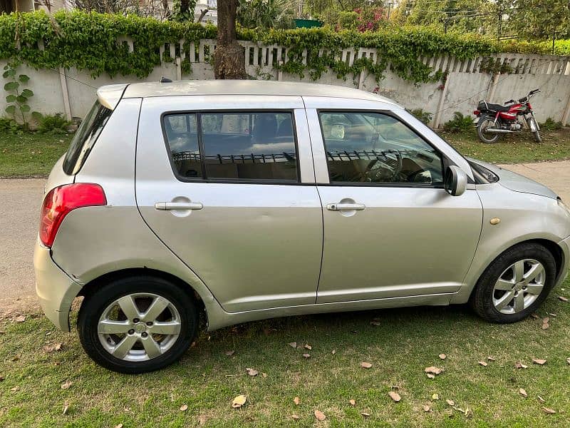 Suzuki Swift 2012 1