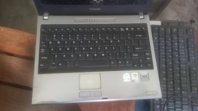 Toshiba core i2  laptop 2