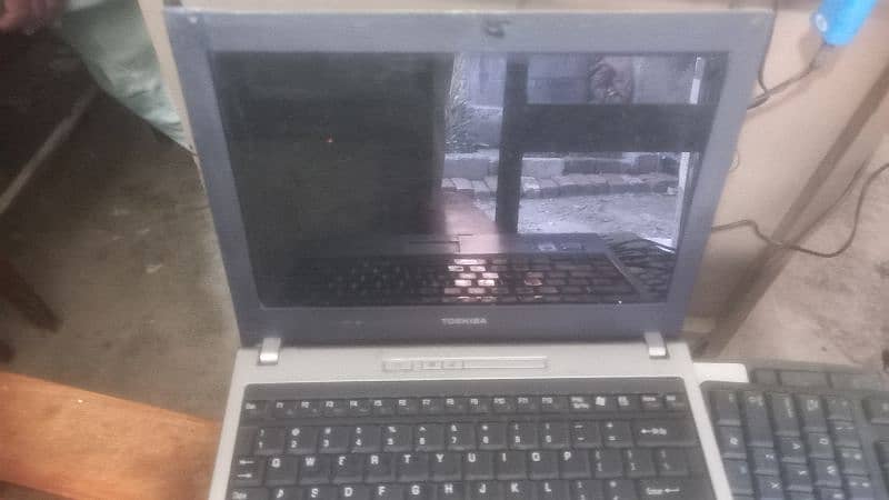 Toshiba core i2  laptop 3