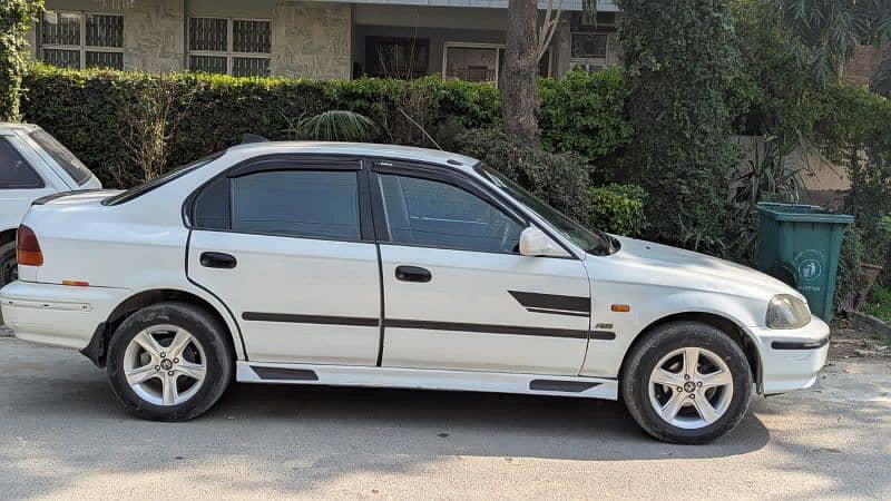 Honda Civic VTi 1997 4