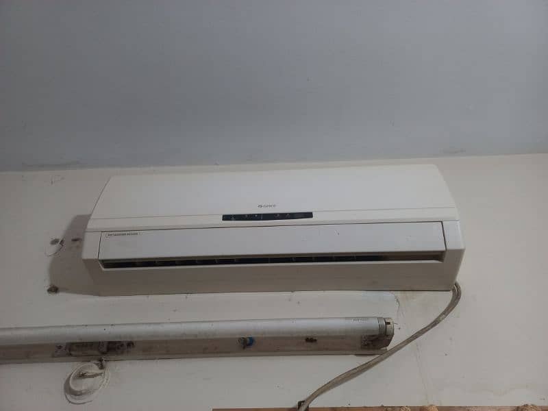 gree AC GOOD CONDITION 1