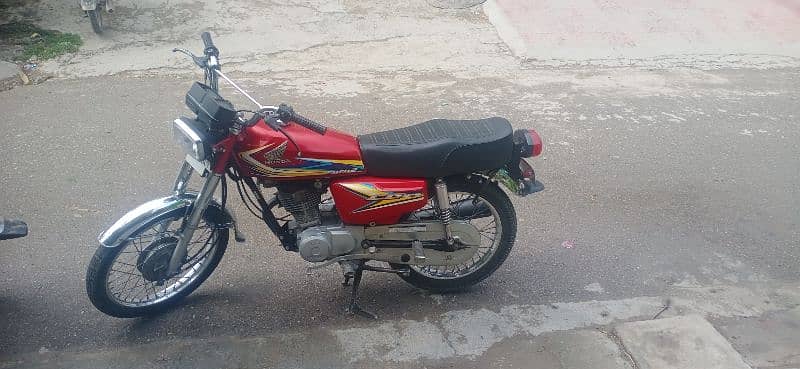 Honda 125 lush condition my own name 3