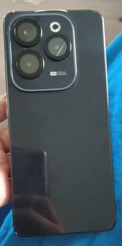 infinix hot 40 lush condition, no open no repair scrathesless phone