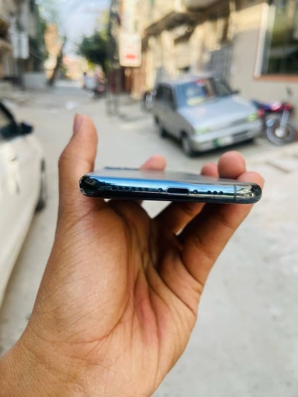 iPhone 11 Pro 3