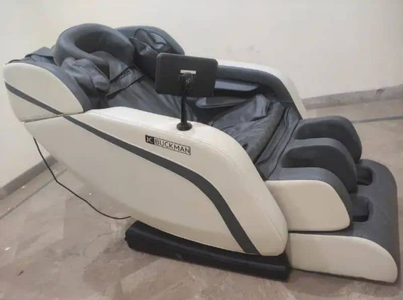 JC Buckman RefreshUs Massage Chair 2